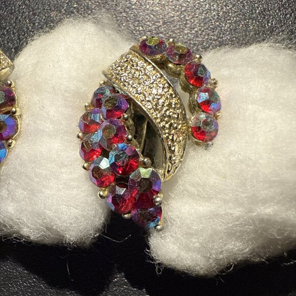 Unbranded Red Rhinestone Earrings Silver Textured Metal Vintage Clip On - Picture 3 of 14